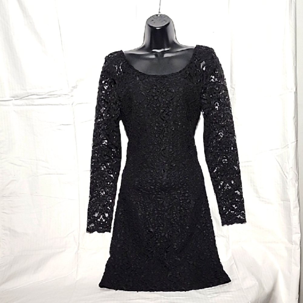 BERGDORF GOODMAN - JENNIFER GEORGE BY NIGHT Black Lace Cocktail Dress, Size 4